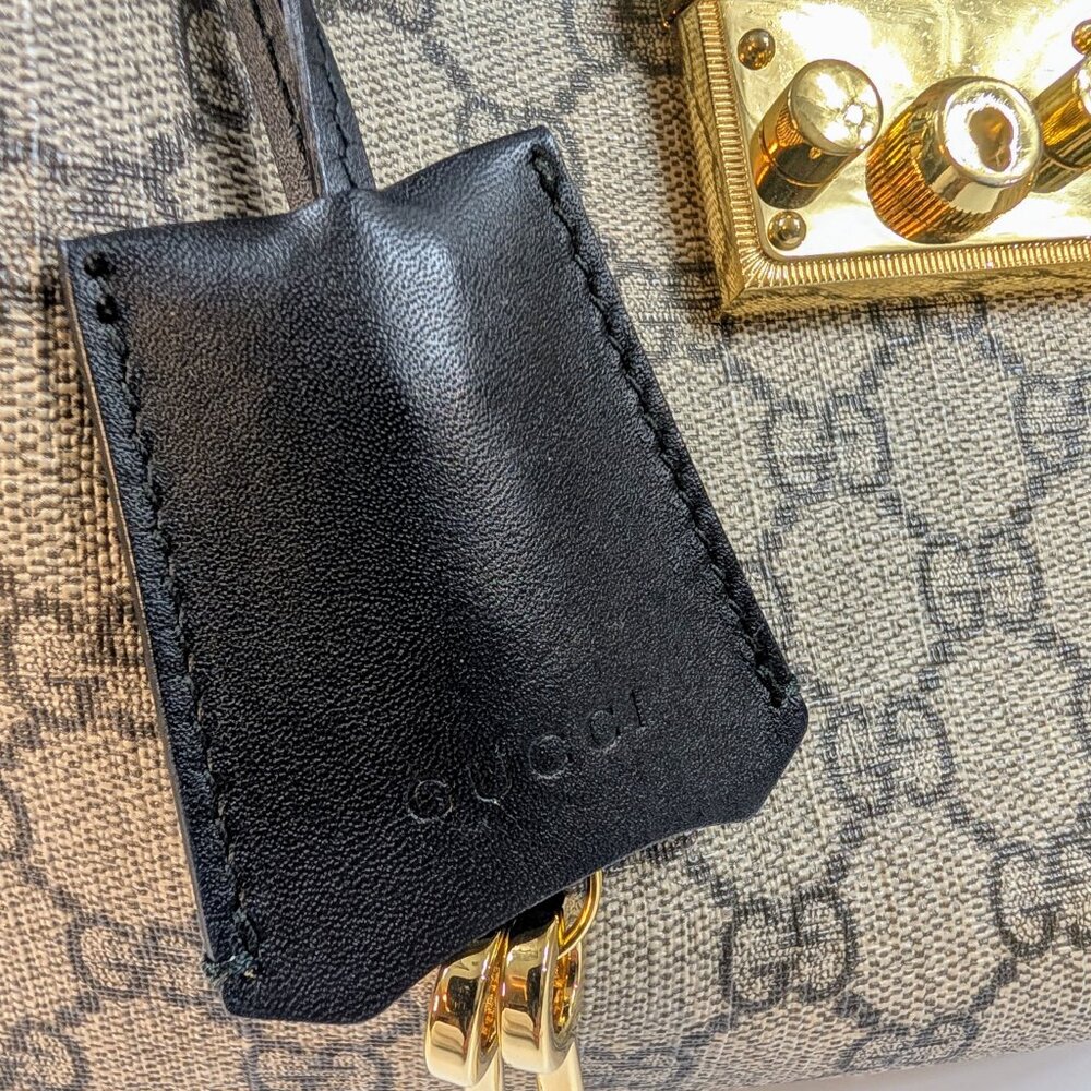 Gucci GG Supreme Padlock Large Tote Bag - Picture 4 of 16